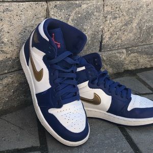 Nike Air Jordan 1-Retro High Tops- big girls